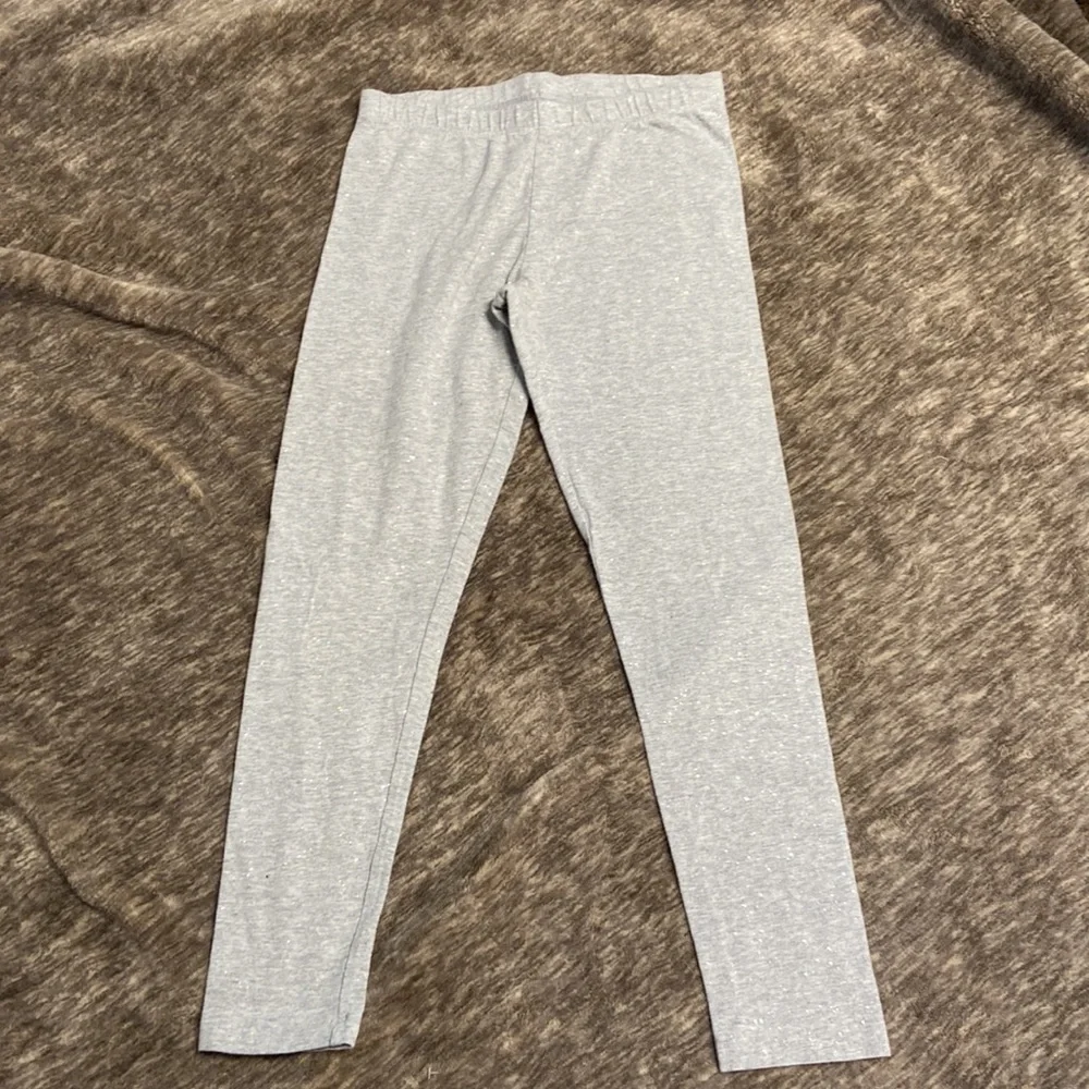 Bundle of 3 SO Brand Dog tee, mermaid unicorn Tee & gray sparkle leggings - Picture 6 of 15